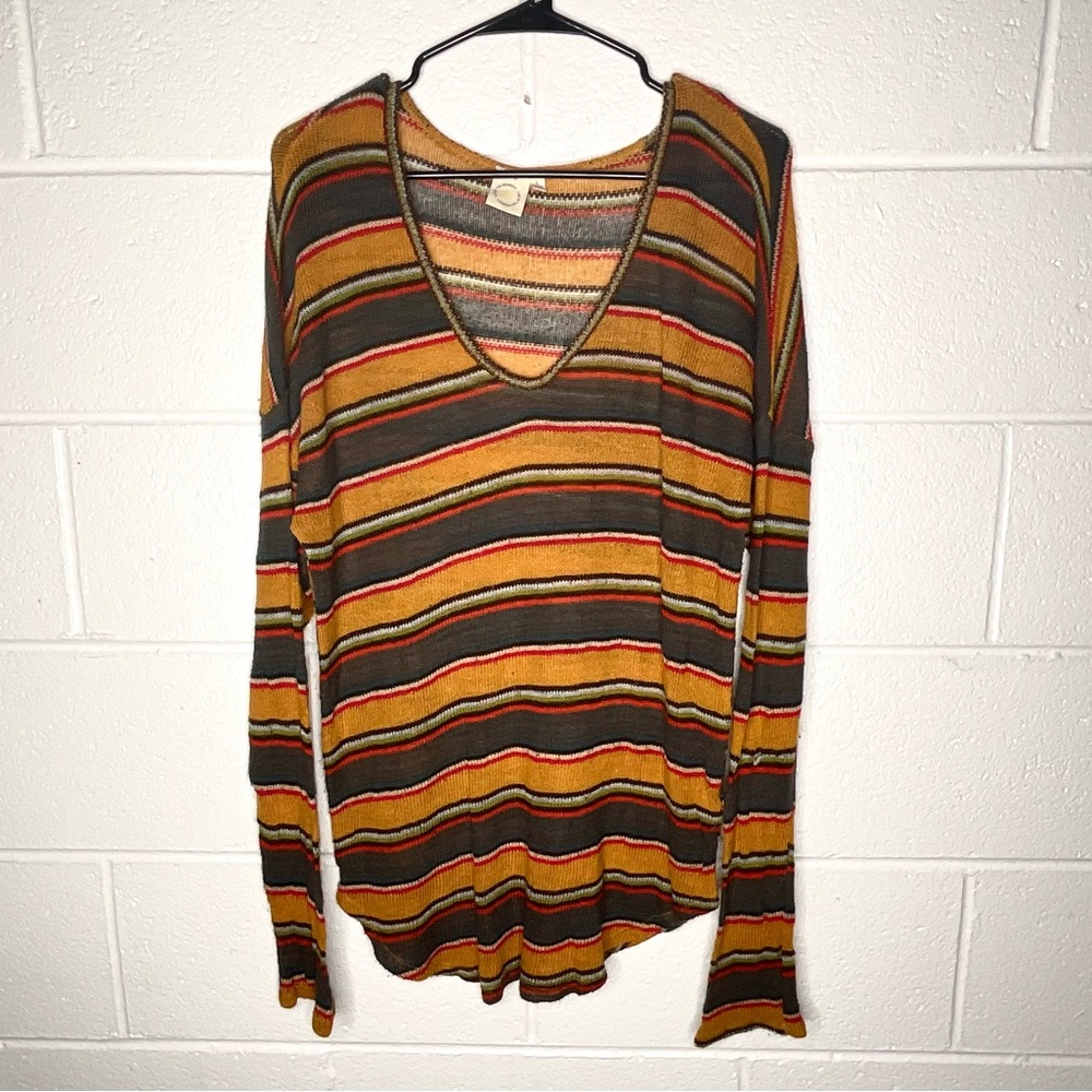 < Live In The Moment Striped V-Neck Long Sleeve Top >